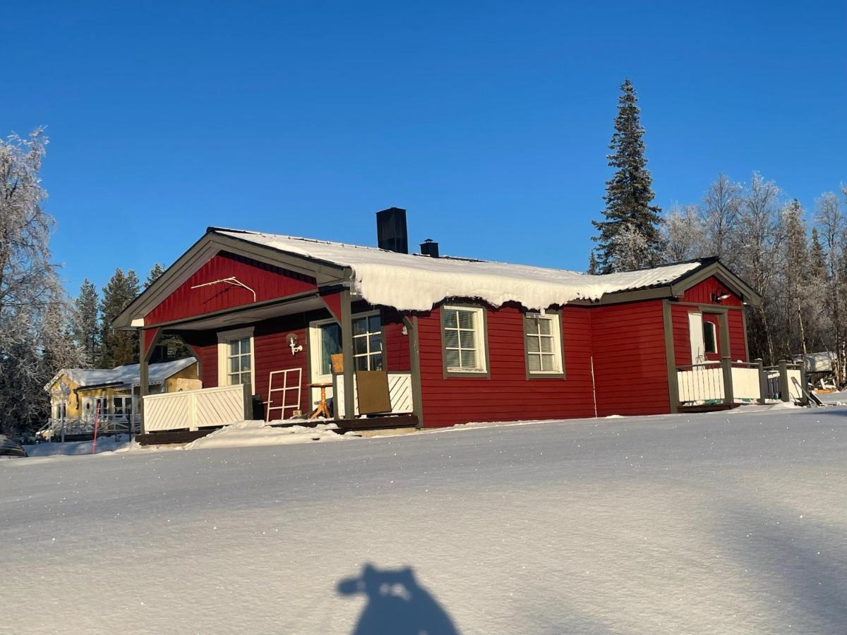 Little Adorable Red Villa Кируна Екстериор снимка