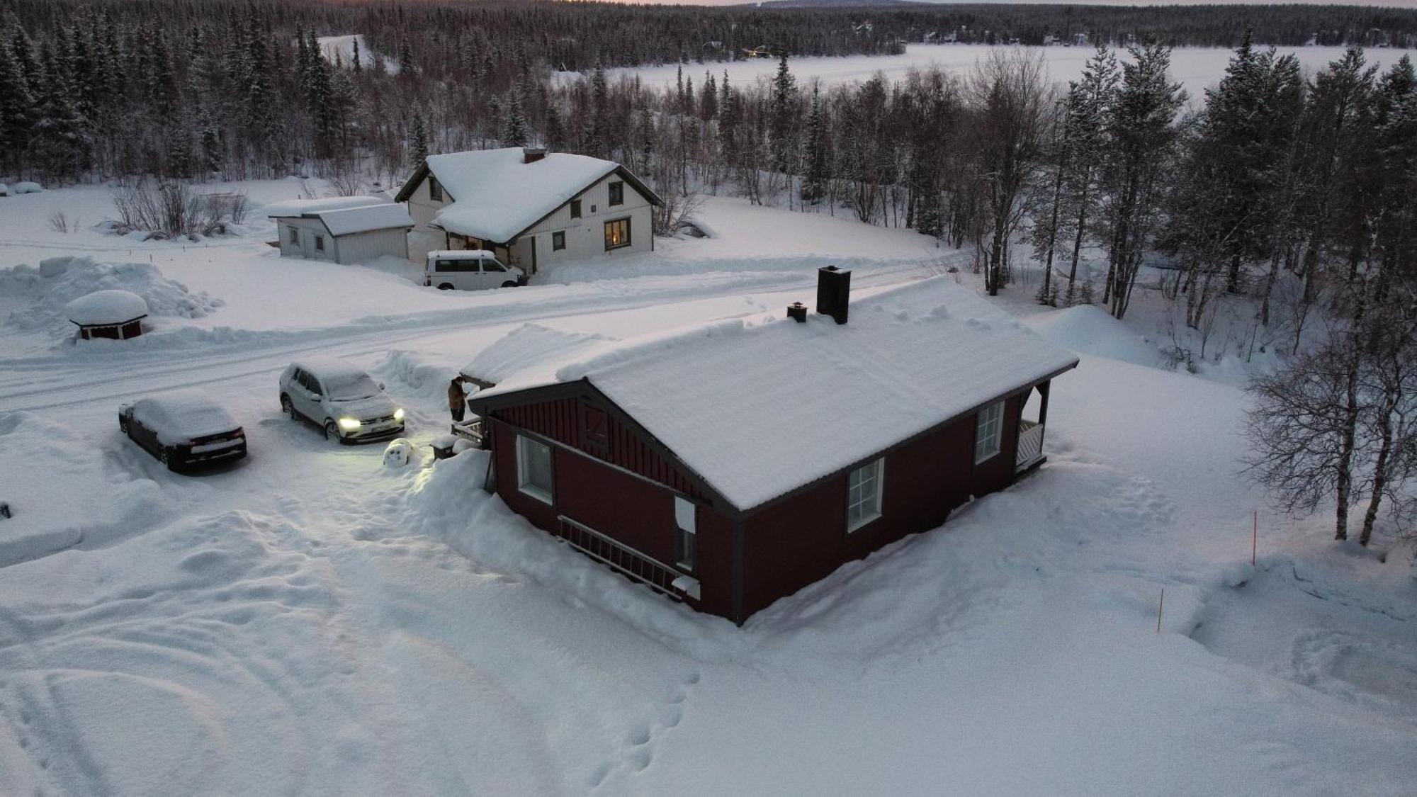 Little Adorable Red Villa Кируна Екстериор снимка