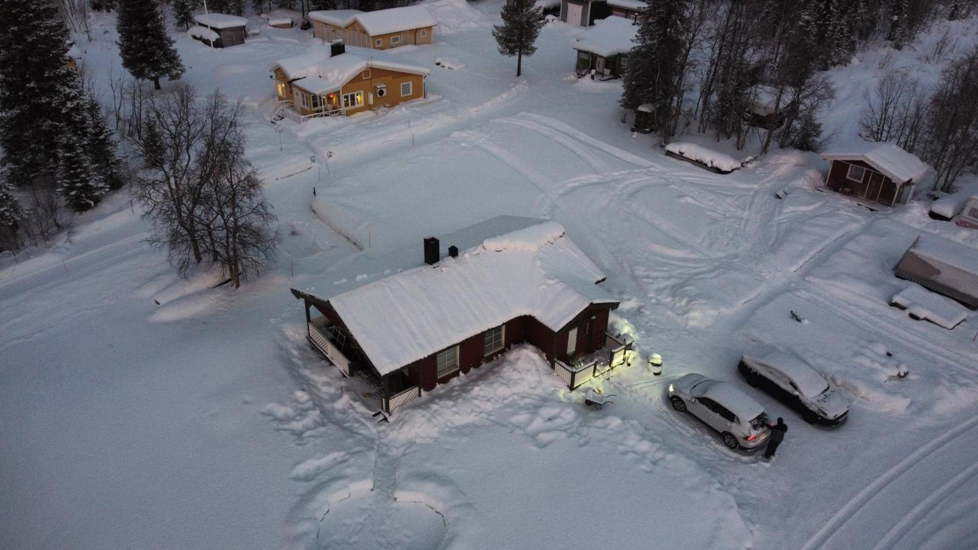 Little Adorable Red Villa Кируна Екстериор снимка